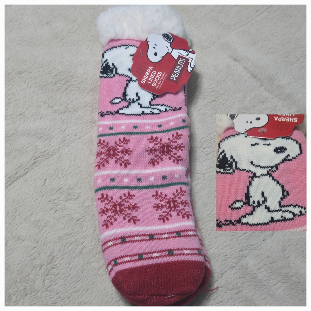 Snoopy Sherpa Lined Socks - One Size Fits Most Non-Slip Snoopy Lounge Socks NEW